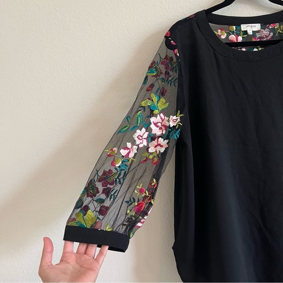 2/$30 Umgee Black and Pink Blouse with Boxy Style and 3/4 Sleeves - Picture 4 of 15